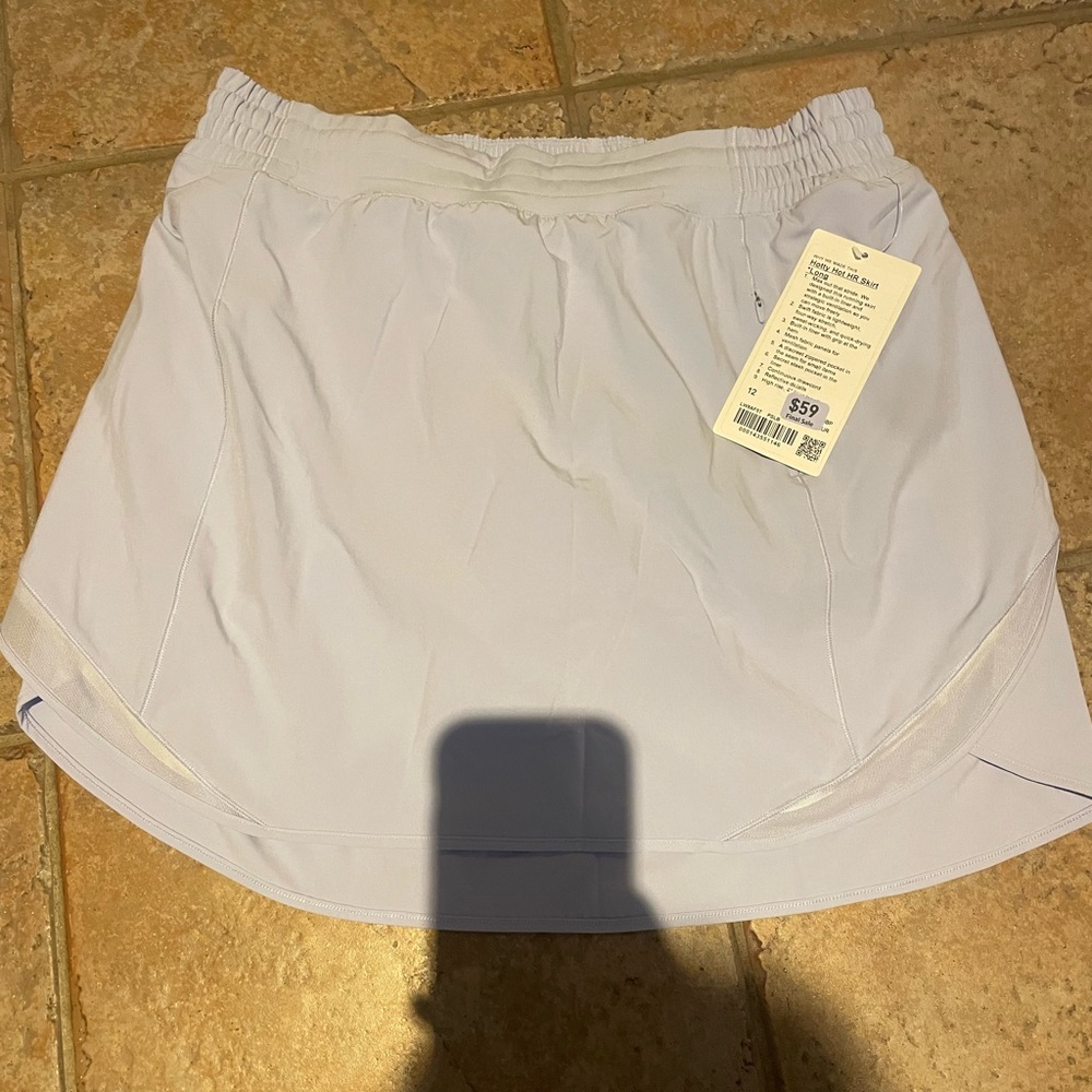 Lululemon Hottie Hot HR Skirt Size 12 Long